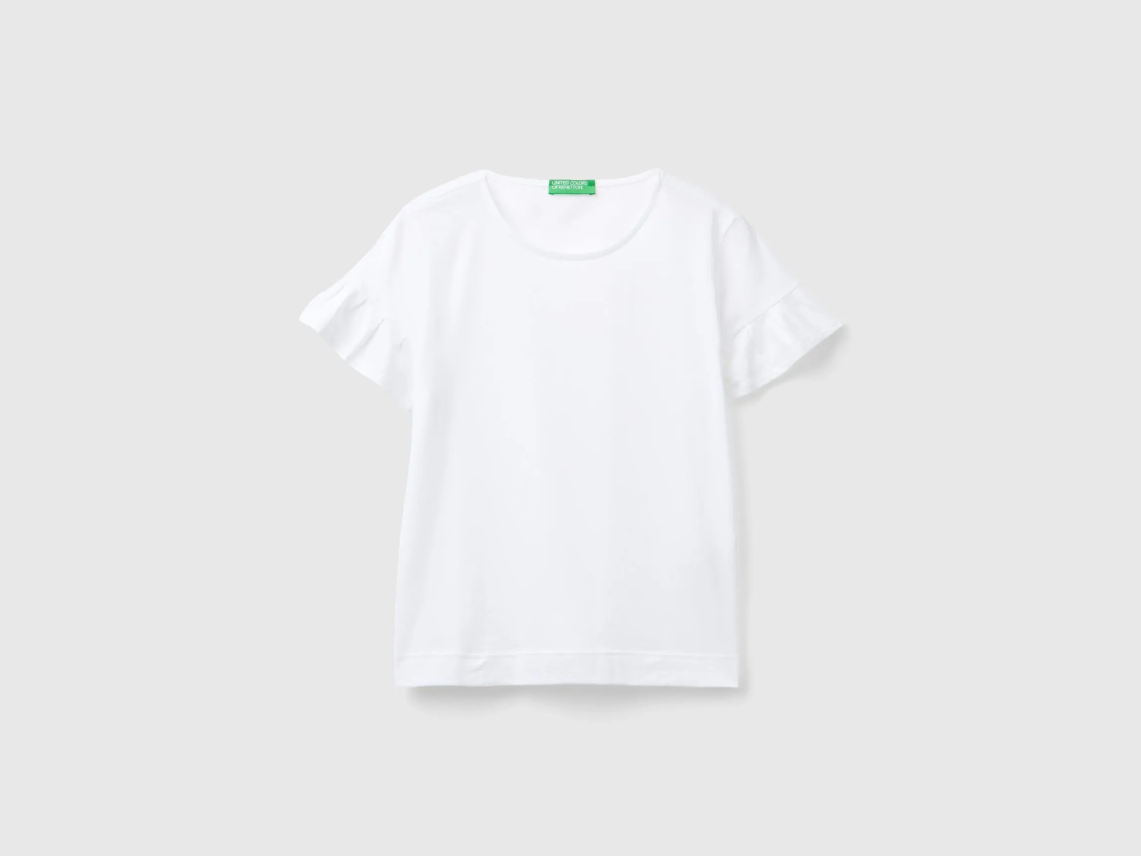 T-shirt with ruffled sleeves