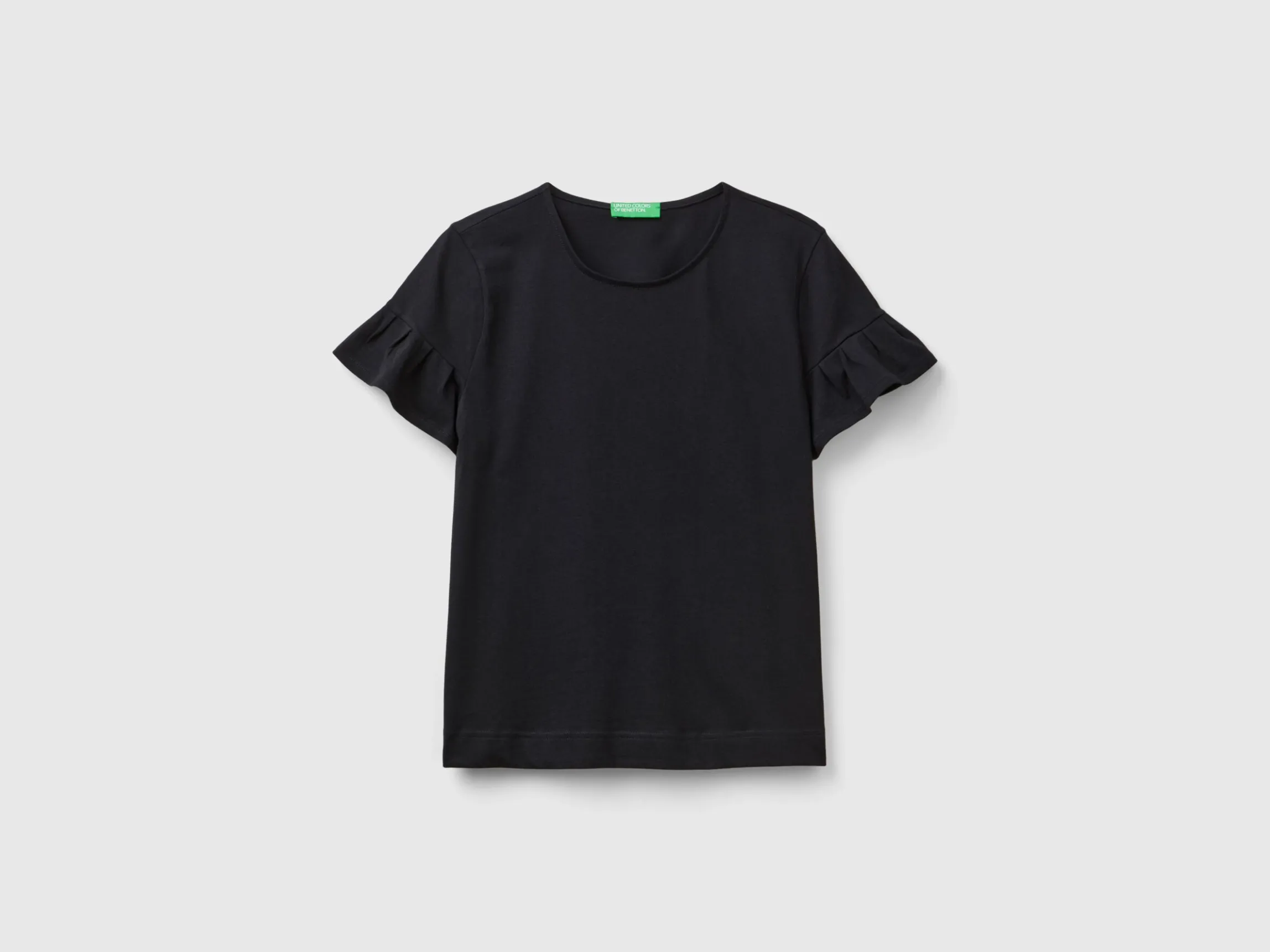 T-shirt with ruffled sleeves