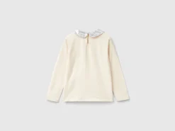 T-shirt with sequin collar