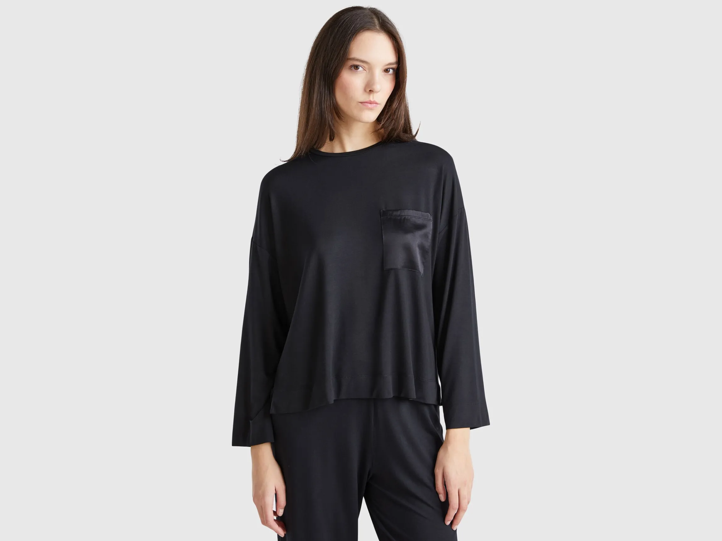 T-shirt with silk pocket