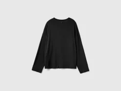 T-shirt with silk pocket