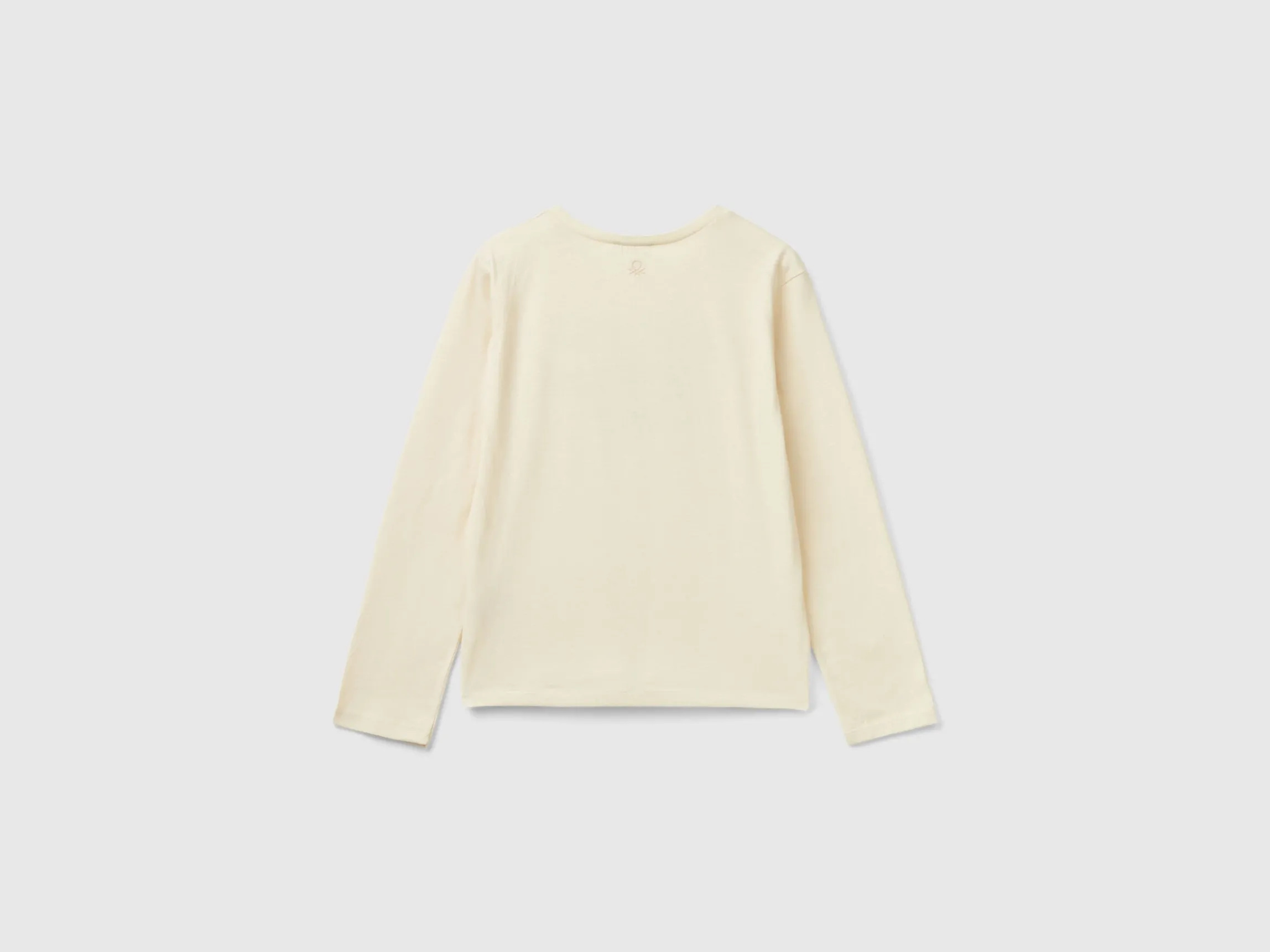 T-shirt with stud applique