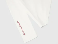 T-shirt with uneven bottom