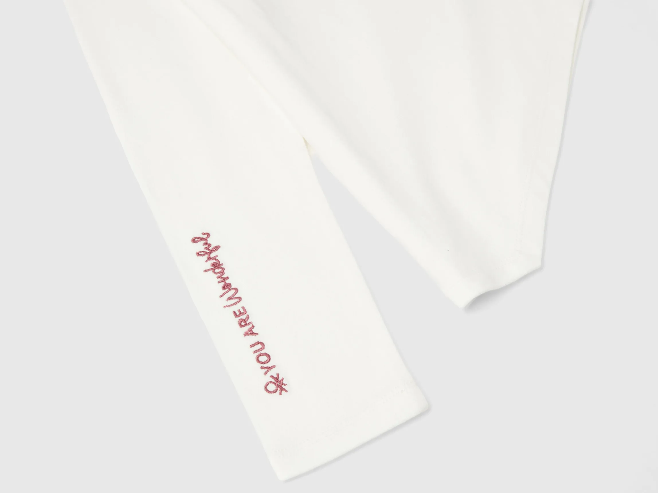 T-shirt with uneven bottom