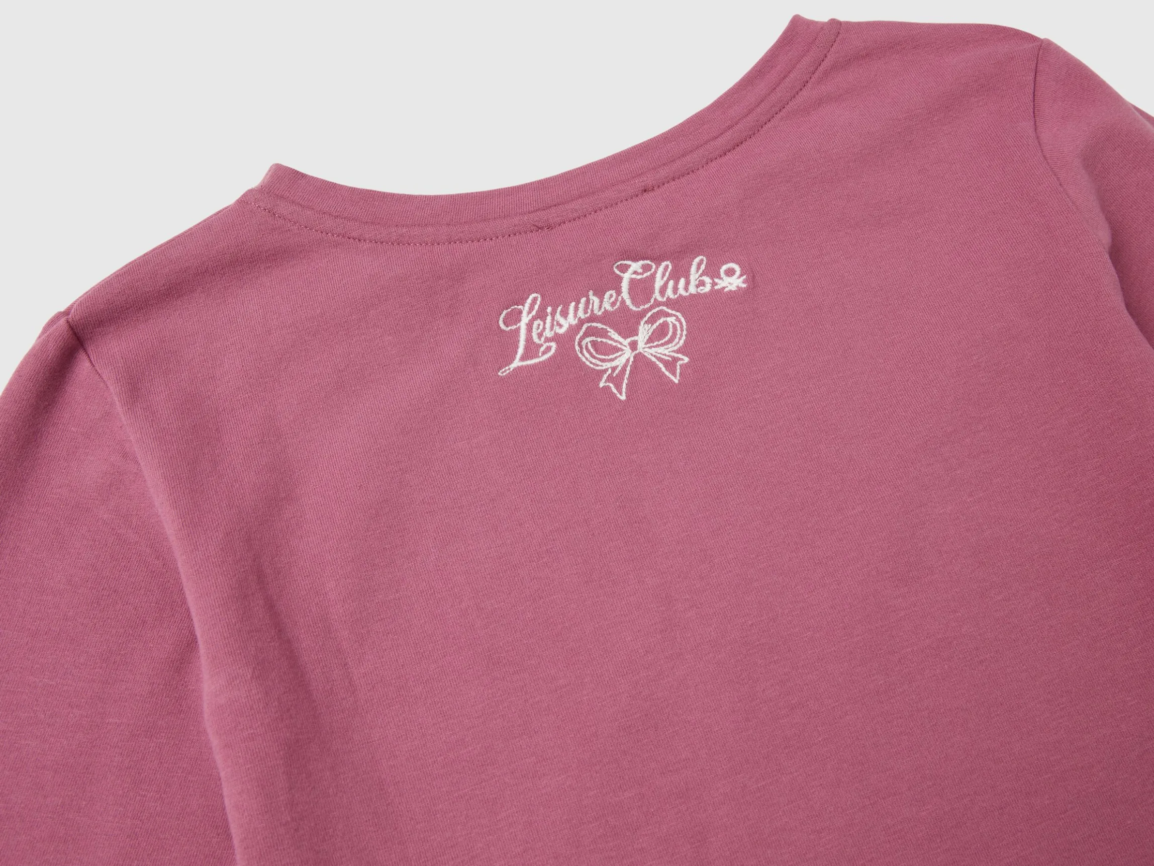 T-shirt with uneven bottom