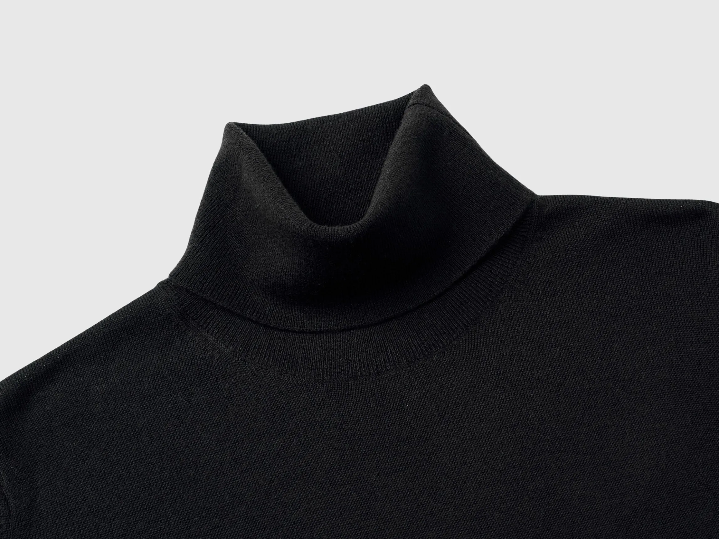 Turtleneck in pure Merino wool
