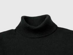 Turtleneck sweater in cashmere and wool blend