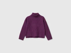 Turtleneck sweater with diamonds