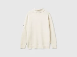 Turtleneck sweater with pocket