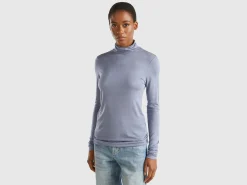 Turtleneck t-shirt in viscose and cashmere blend