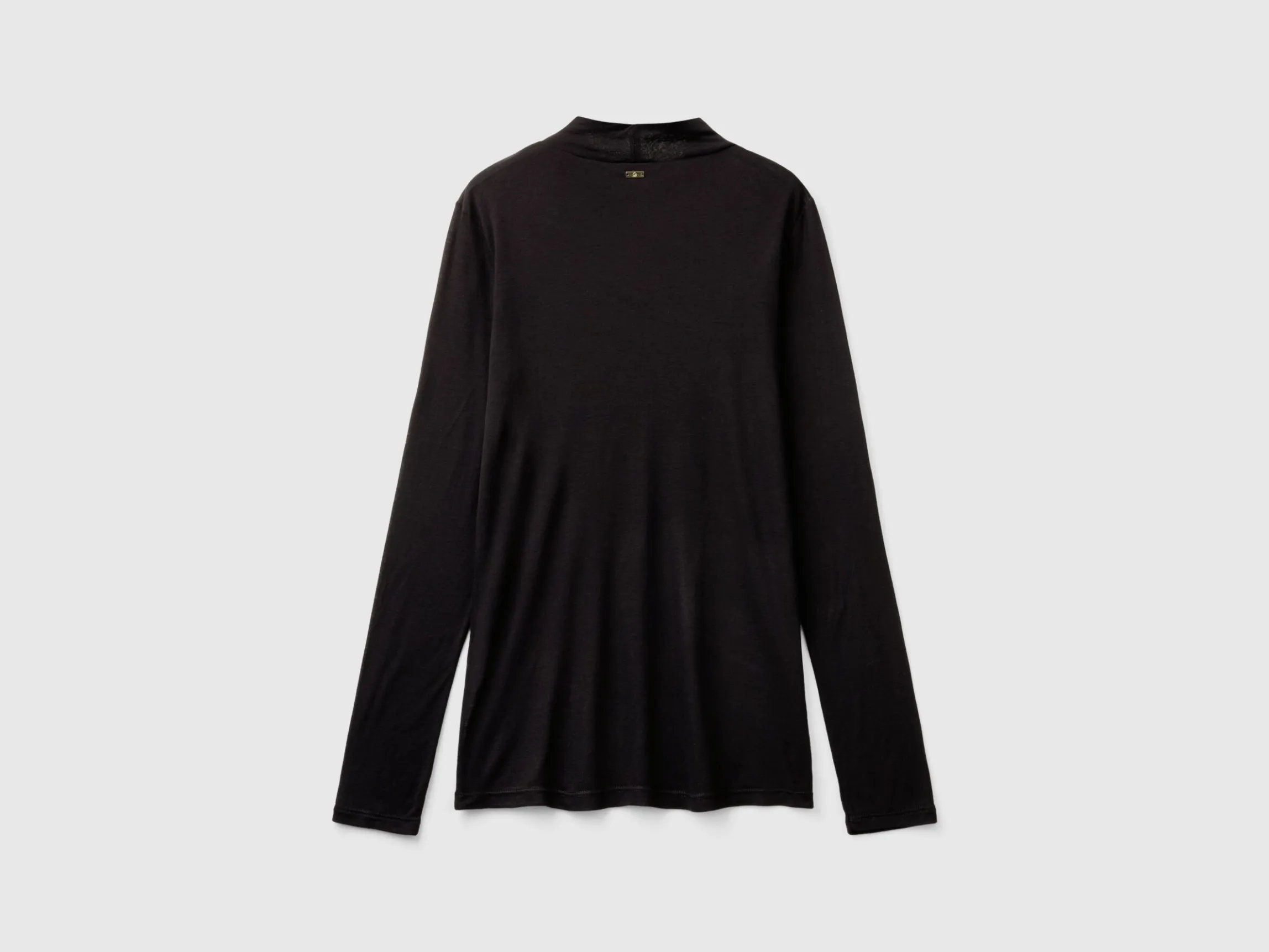 Turtleneck t-shirt in viscose and wool blend