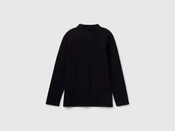 Turtleneck t-shirt with sequins