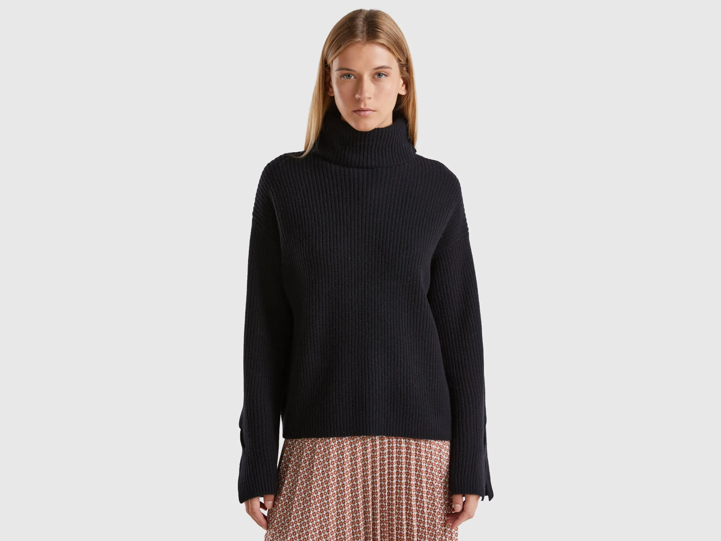 Turtleneck with wide collar