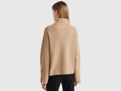 Turtleneck with wide collar