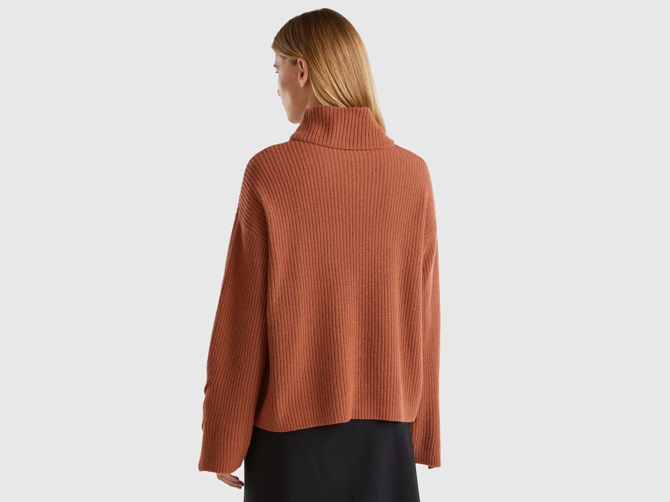 Turtleneck with wide collar