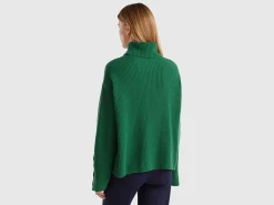 Turtleneck with wide collar