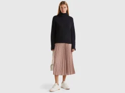 Turtleneck with wide collar