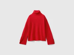 Turtleneck with wide collar