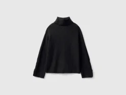 Turtleneck with wide collar