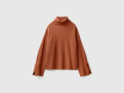 Turtleneck with wide collar