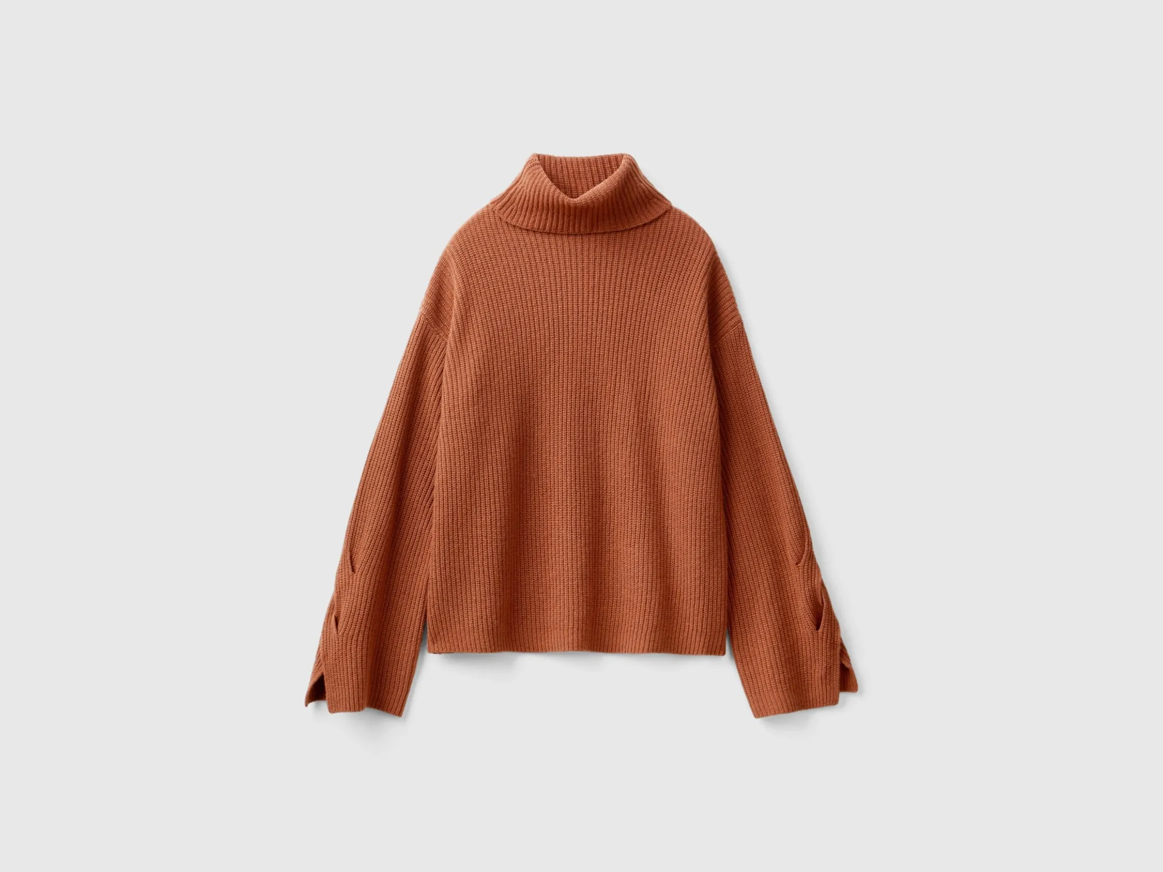 Turtleneck with wide collar