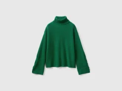 Turtleneck with wide collar