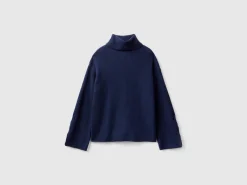 Turtleneck with wide collar