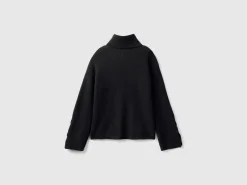 Turtleneck with wide collar