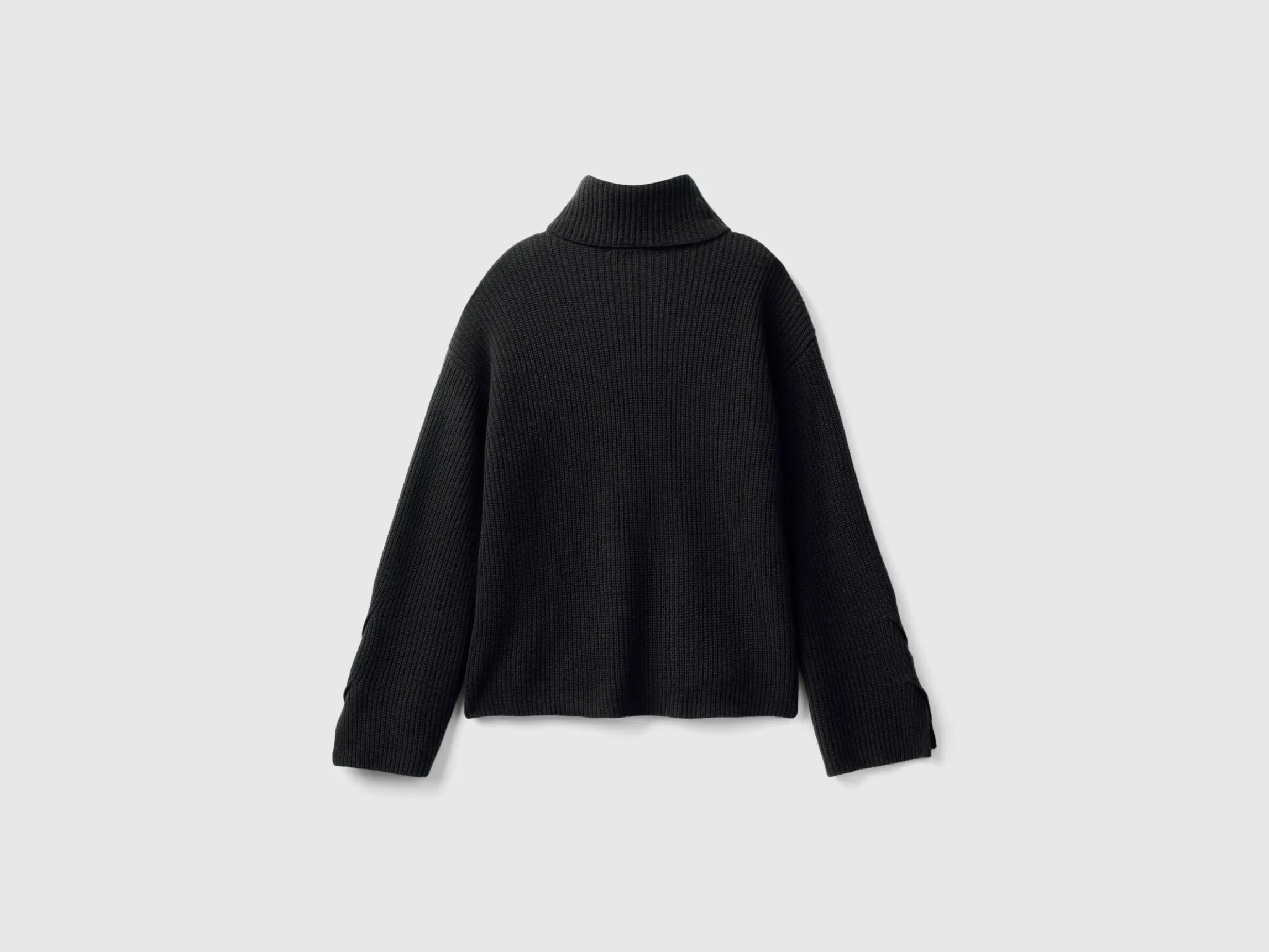 Turtleneck with wide collar