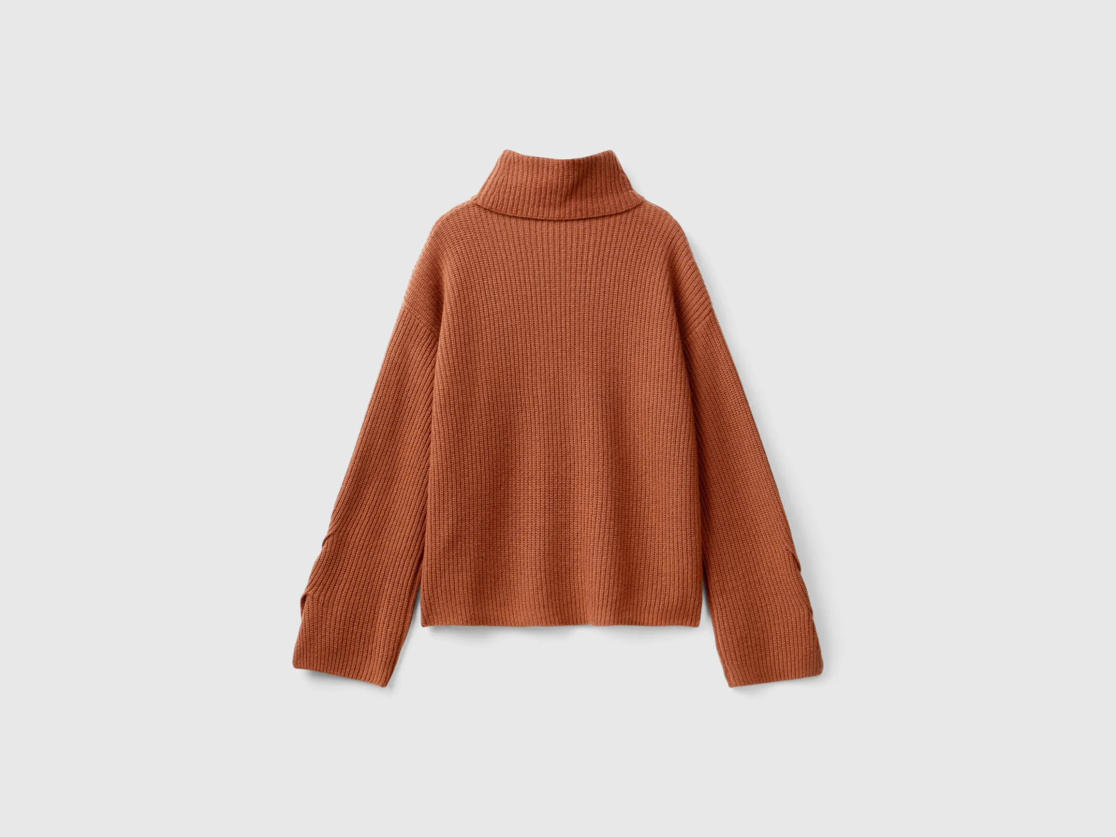 Turtleneck with wide collar