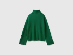 Turtleneck with wide collar