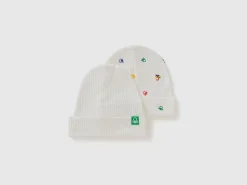 Two caps in organic cotton