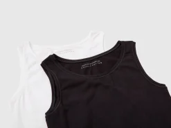 Two tank tops in super stretch organic cotton