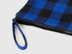 Two-tone check clutch