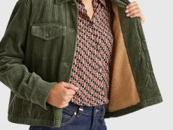 Velvet jacket with teddy lining