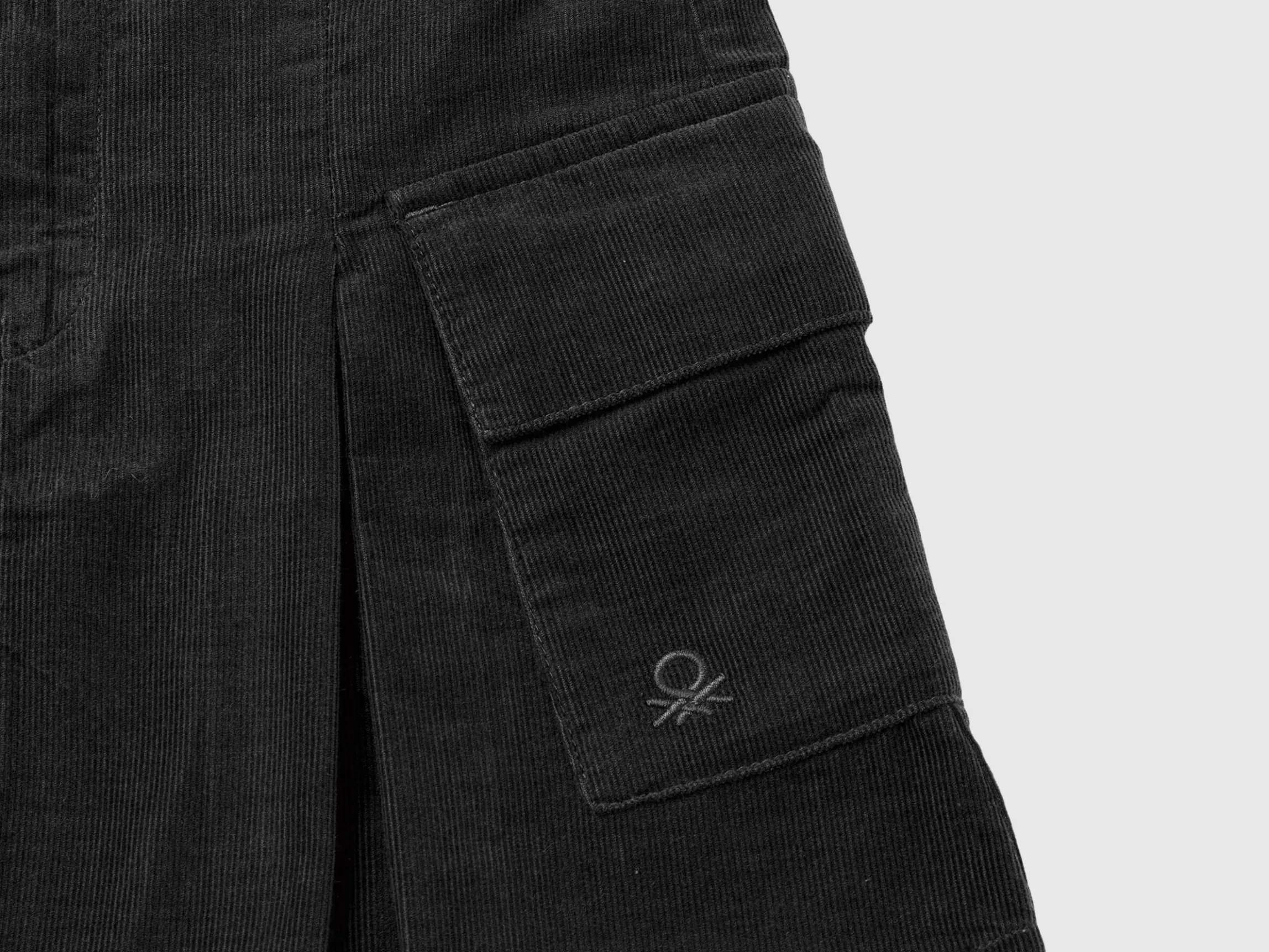 Velvet mini skirt with pockets