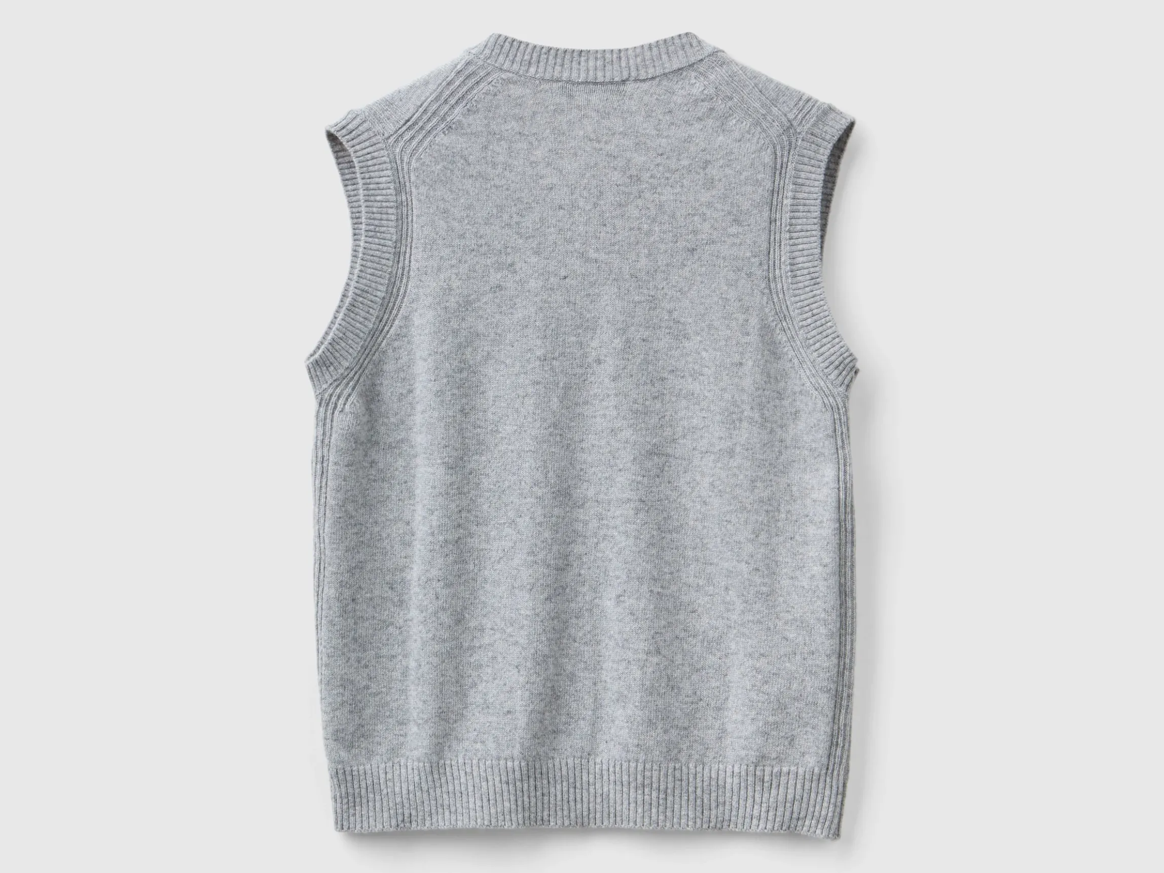 Vest in cashmere and wool blend