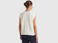 Vest in wool and viscose blend