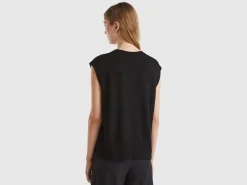 Vest in wool and viscose blend