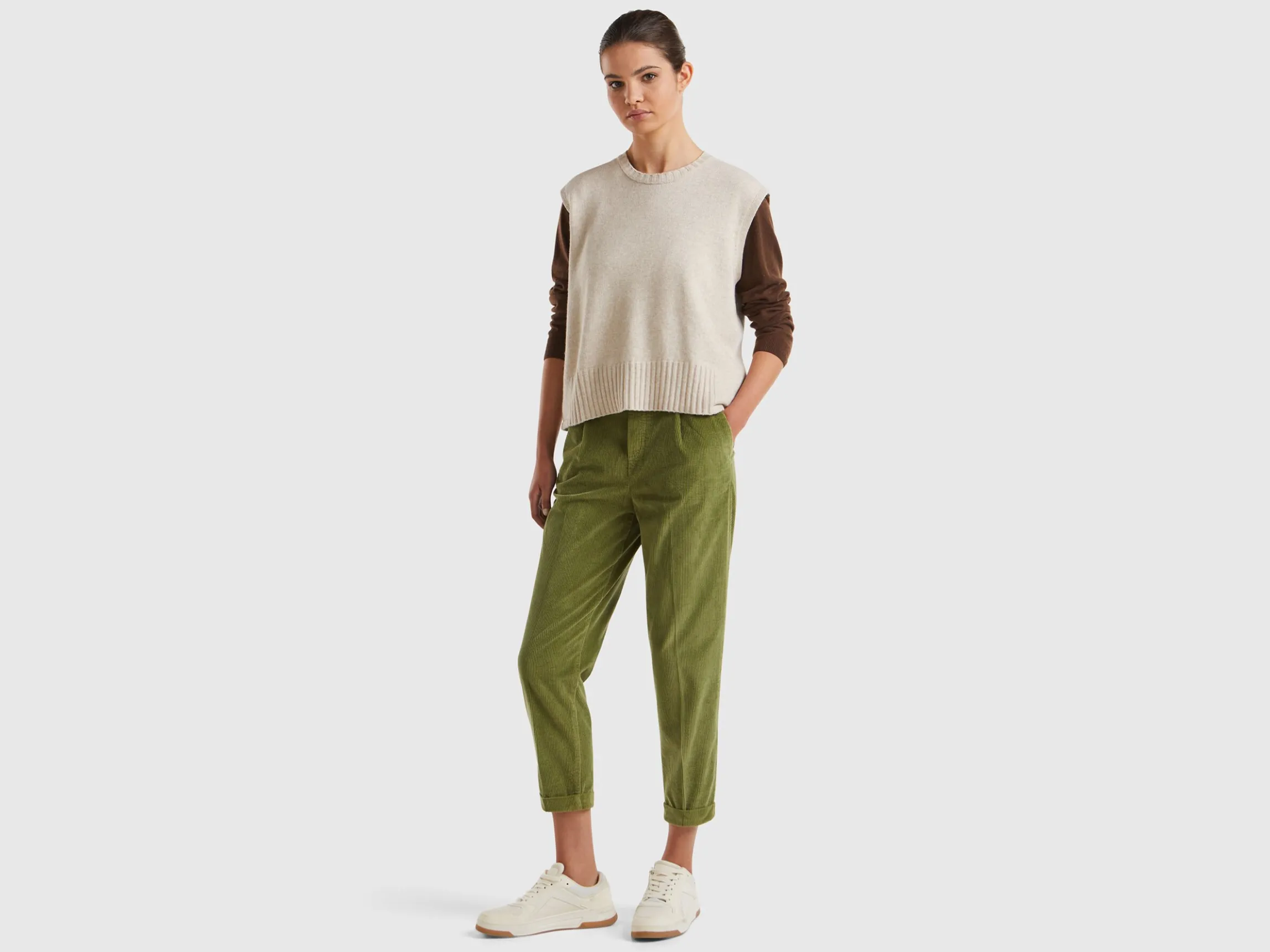 Vest in wool and viscose blend