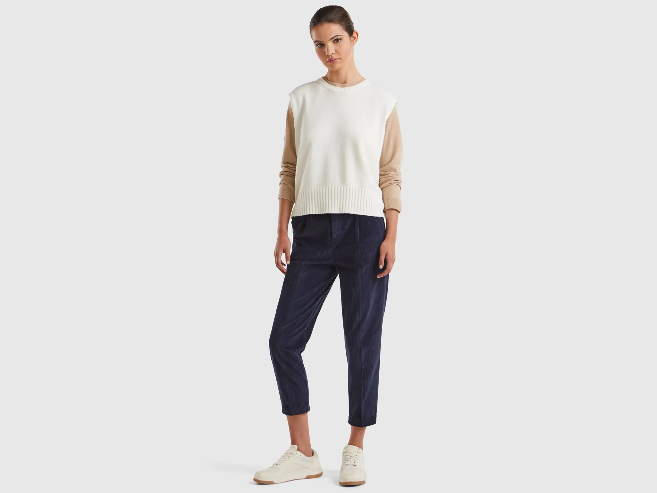 Vest in wool and viscose blend
