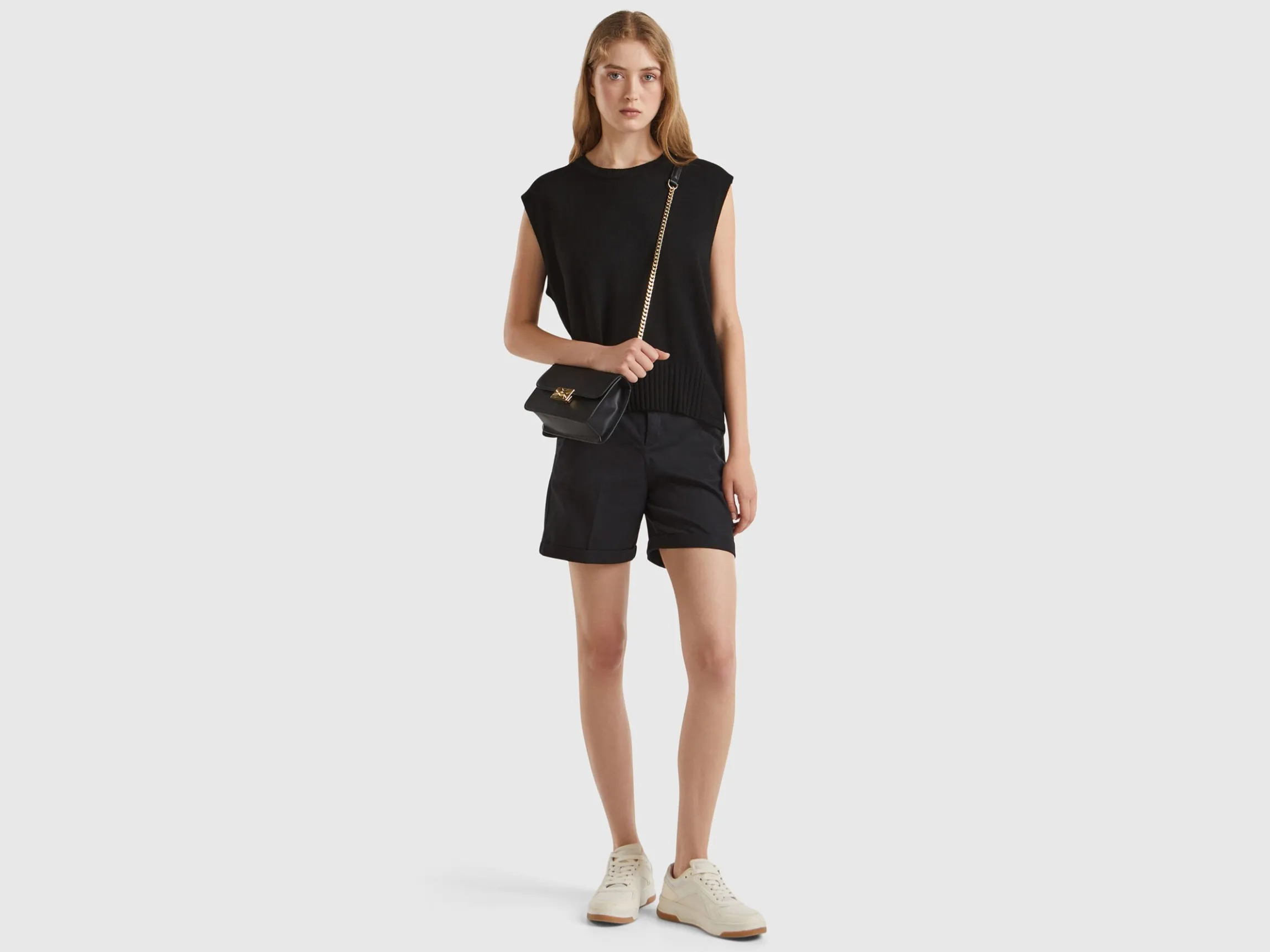 Vest in wool and viscose blend