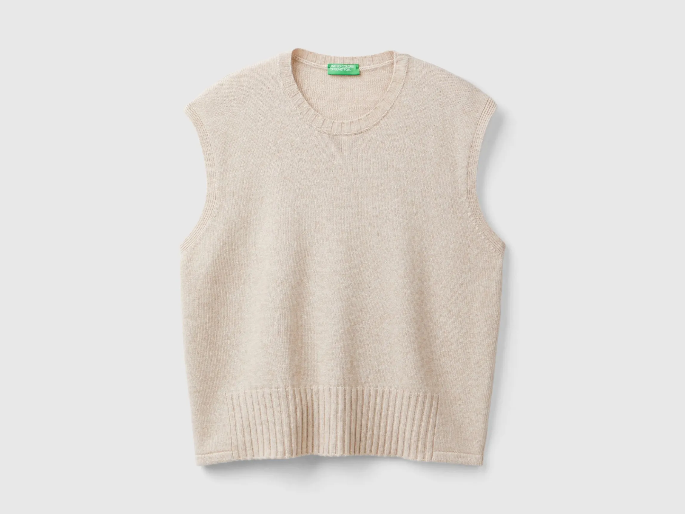 Vest in wool and viscose blend