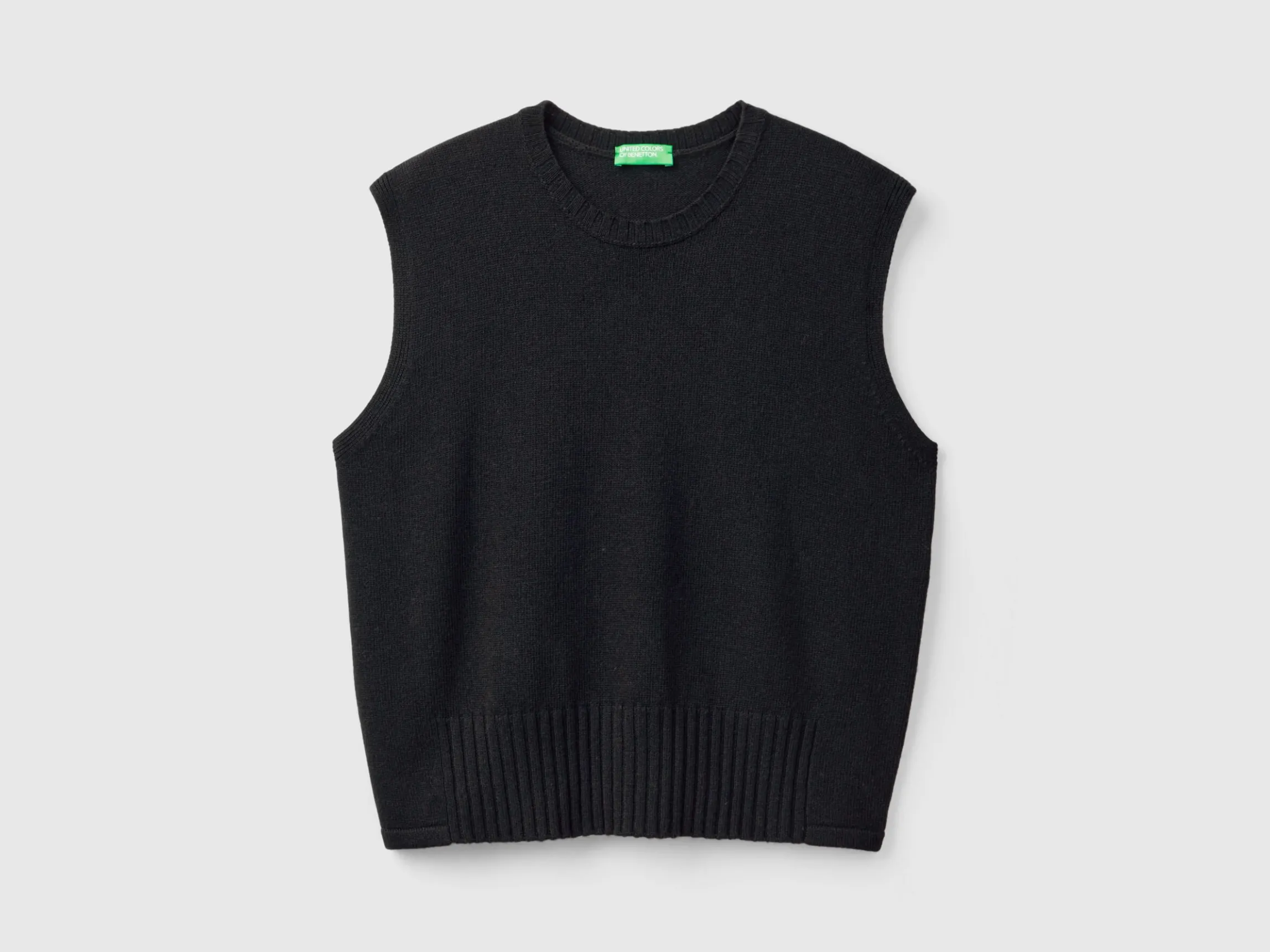 Vest in wool and viscose blend