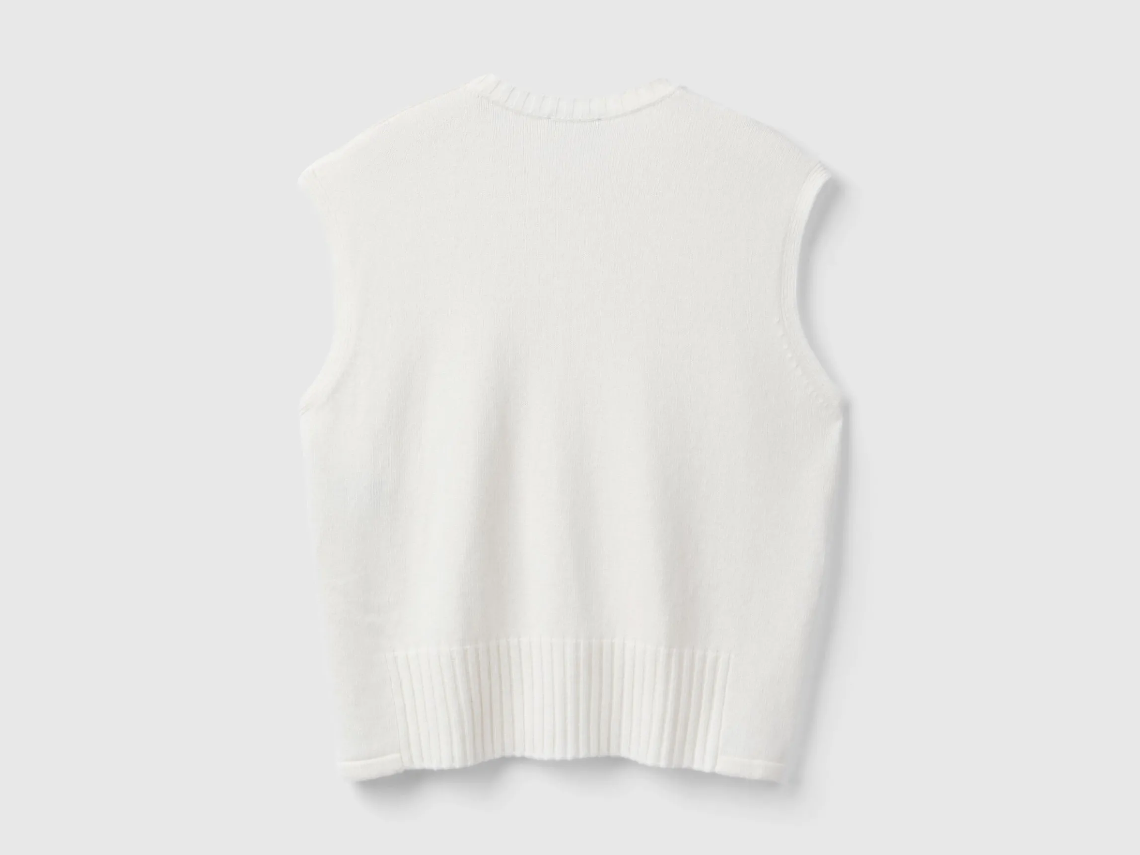 Vest in wool and viscose blend