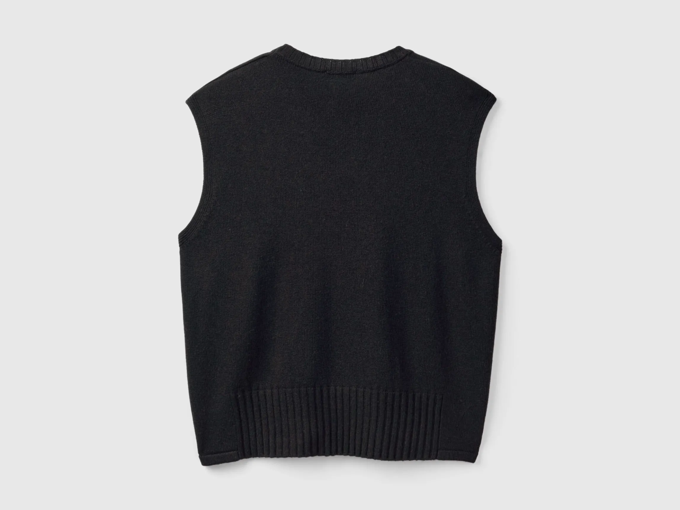 Vest in wool and viscose blend