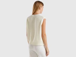 Vest with cable knit