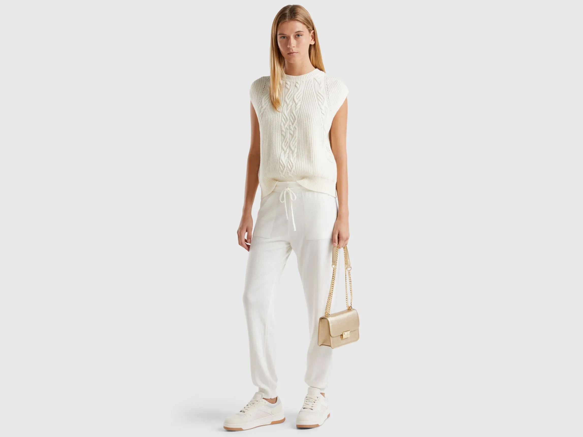Vest with cable knit