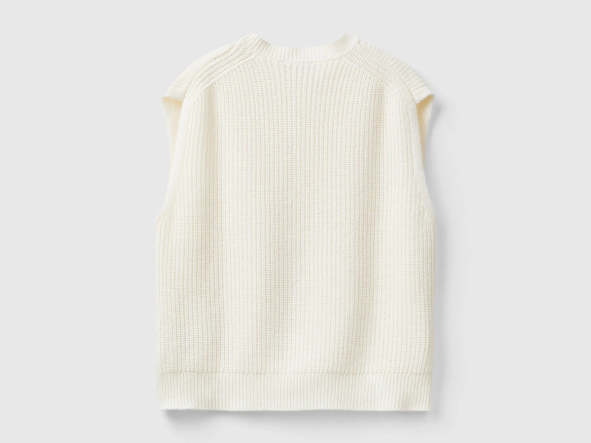 Vest with cable knit