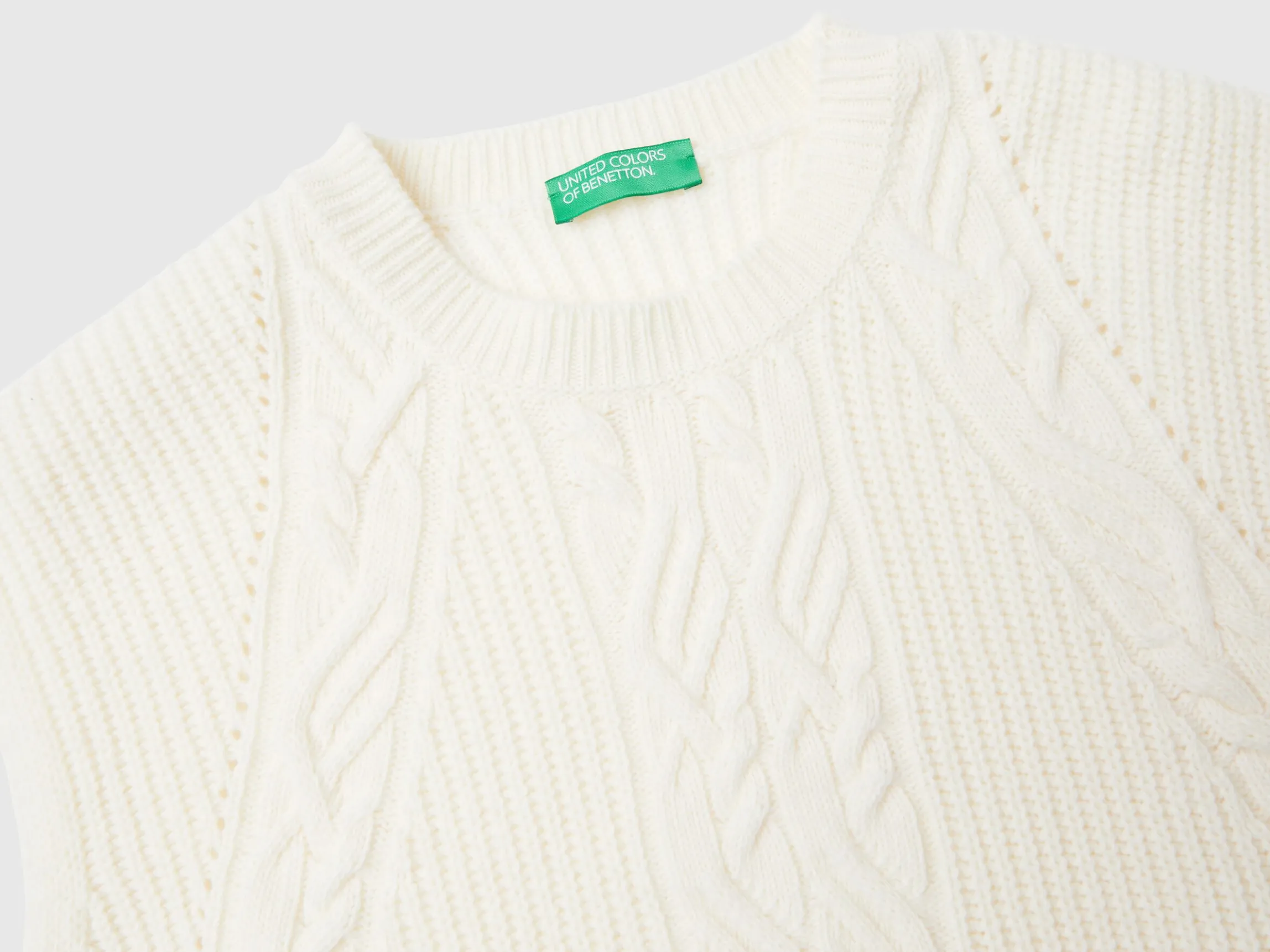 Vest with cable knit
